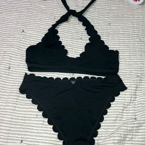 Black bikini